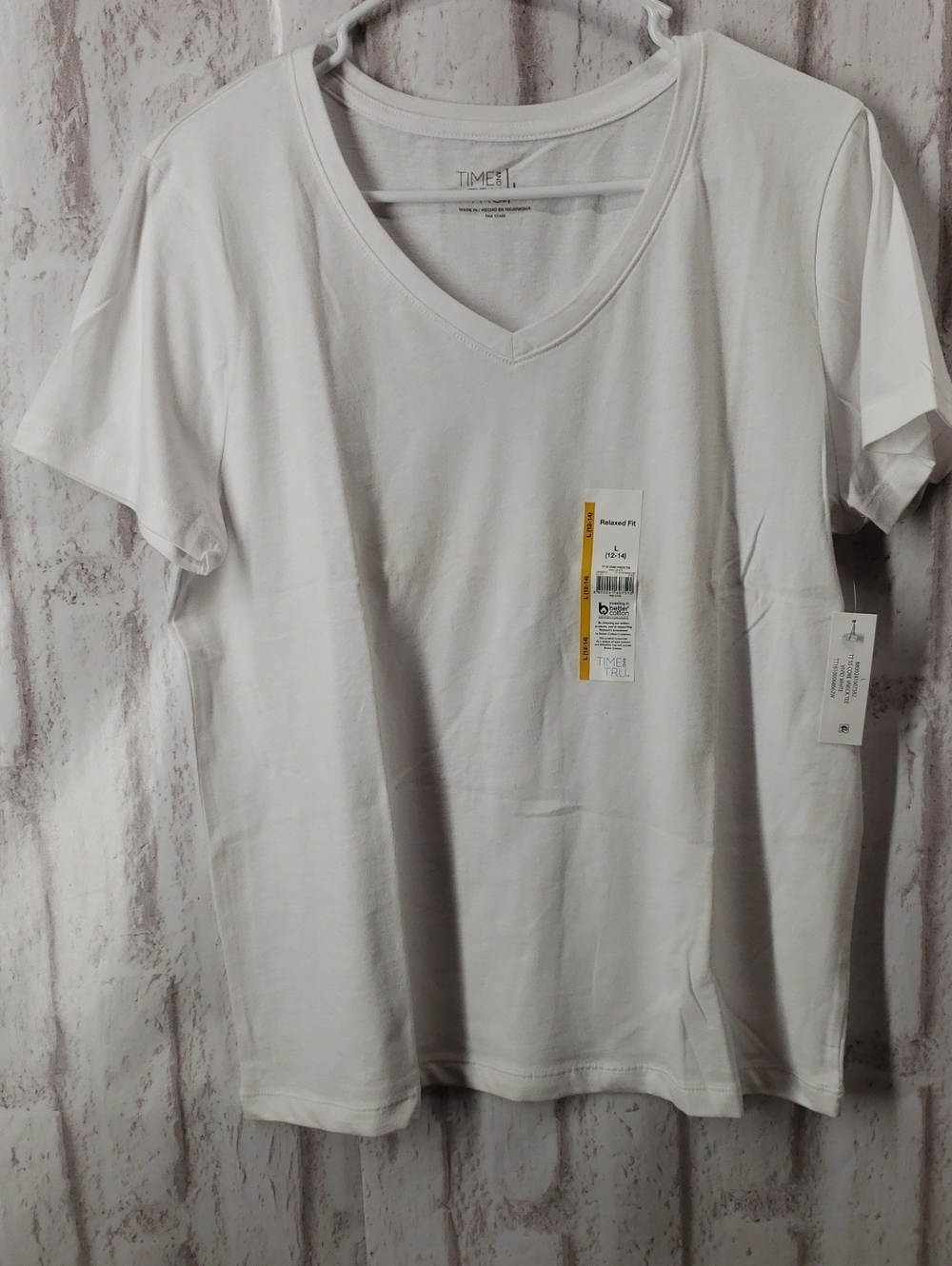 Time And True Women's V-Neck T-Shirt in White. NWT. Large